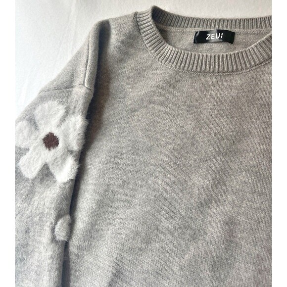 ZEUI Women’s Grey Crewneck Sweater Fuzzy Floral Accents Size Large Cozy Soft - Picture 6 of 16